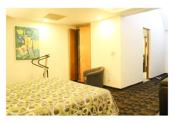 Mandarin Carton Hotel 2*