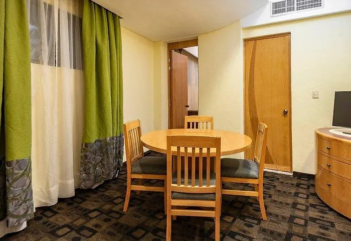 Hotel Mandarin Carton 2*