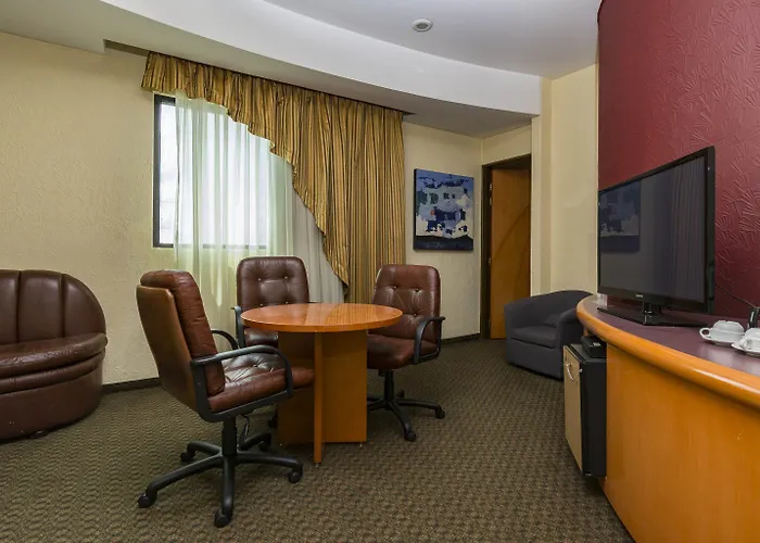 Mandarin Carton Hotel 2*