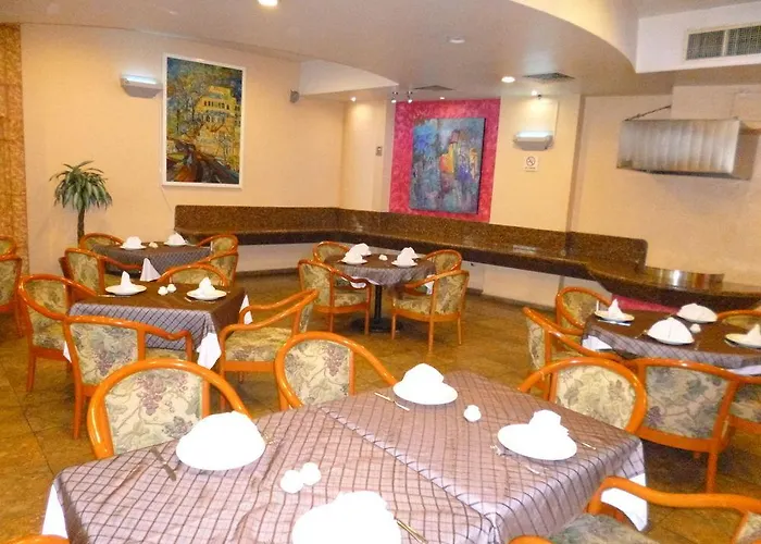 Mandarin Carton Hotel 2*